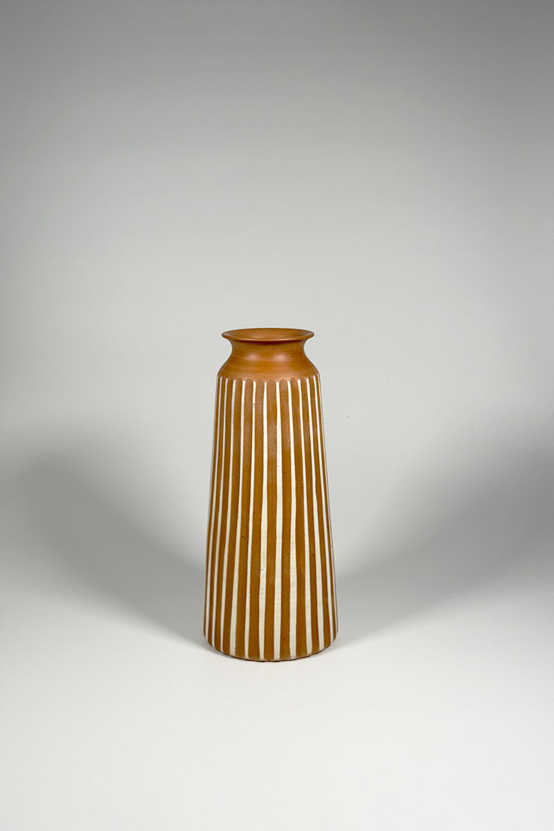 Linear Charm Terracotta Vase